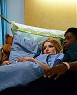 bellathornedaily_redbandsociety_1x09_stills_28829.jpg