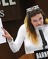 bellathornedaily_signingherbook_thegrove_speech_28329.jpg