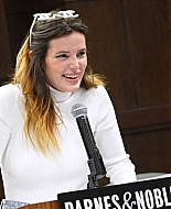 bellathornedaily_signingherbook_thegrove_speech_28429.jpg
