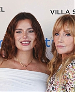 bellathornedaily_taorminaff_photocall_288129.jpg