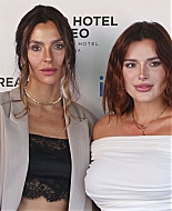 bellathornedaily_taorminaff_photocall_288829.jpg