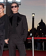 bellathornedaily_timeisup_premiere_redcarpet_rome_286829.jpg