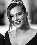 bellathornedaily_timeisup_premiere_redcarpet_rome_28729.jpg