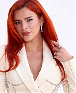 bellathornedaily_timeisup_premiere_rome_281029.jpg