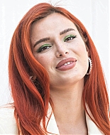 bellathornedaily_timeisup_premiere_rome_283129.jpg