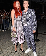 bellathornedaily_versaceshow_outside_28329.jpg